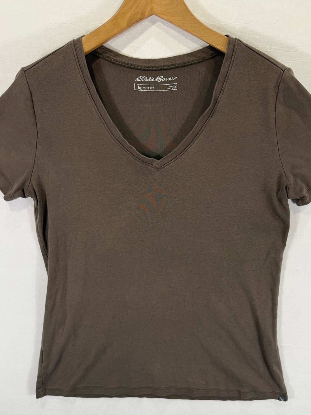 Eddie Bauer Women's V-Neck Short Sleeve Tee in Taupe Brown